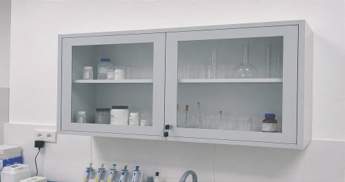 Szafka laboratoryjna otwierana oszklona 120 cm popiel