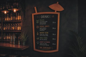 Tablica reklamowa ścienna drink