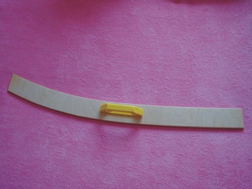 Krzywik krawiecki miecz