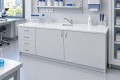 Stolik laboratoryjny pełny szufladowy jednokomorowy mini 195 w pracowni