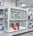 Dygestorium laboratoryjne nastołowe Pro-III glass z komorą rękawicową w pracowni