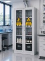 Szafa na odczynnki chemiczne przeszklona z wyciągiem w pracowni