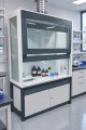 Dygestorium laboratoryjne na postumencie metalowym Pro-II w pracowni